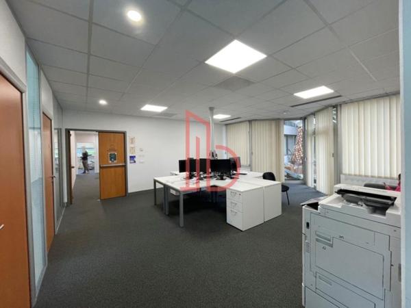 Bureau de 1135 m² à louer à Bordeaux Lac - Bruges
