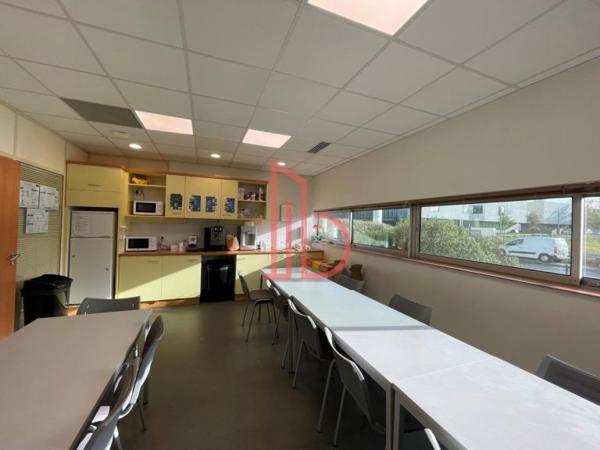 Bureau de 1135 m² à louer à Bordeaux Lac - Bruges