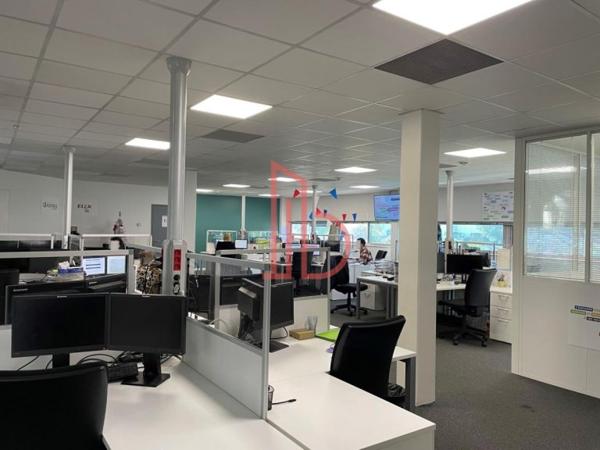 Bureau de 1135 m² à louer à Bordeaux Lac - Bruges