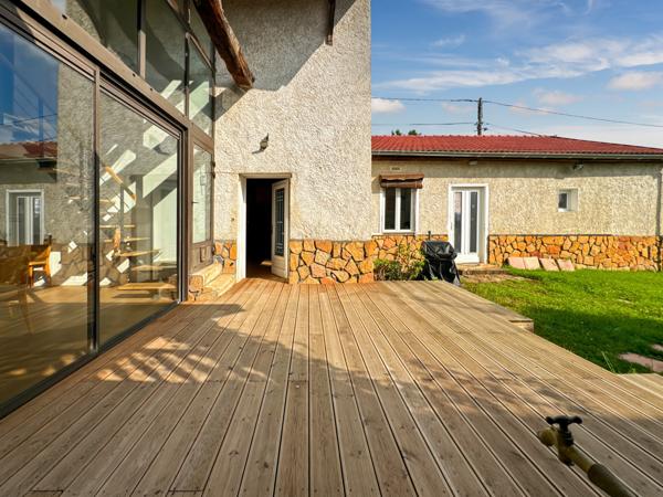 Reyrieux (01600) À Vendre – Grande maison familiale avec volumes et potentiel à Reyrieux