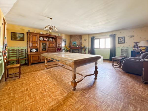 Reyrieux (01600) À Vendre – Grande maison familiale avec volumes et potentiel à Reyrieux