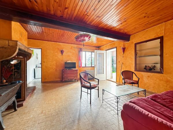 Reyrieux (01600) À Vendre – Grande maison familiale avec volumes et potentiel à Reyrieux