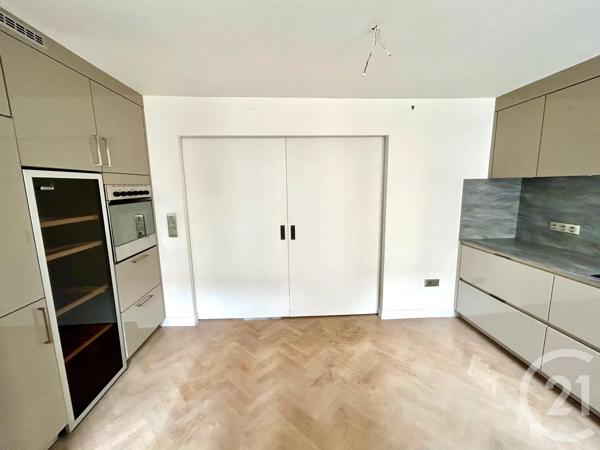 Appartement à vendre  4 pièces - 132,54 m 2   PARIS  - 75003