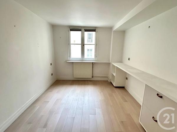 Appartement à vendre  4 pièces - 132,54 m 2   PARIS  - 75003