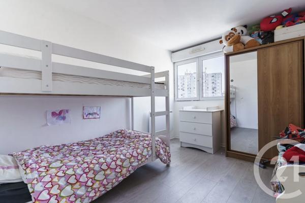 Appartement F3 à vendre  3 pièces - 95 m 2   PARIS  - 75019