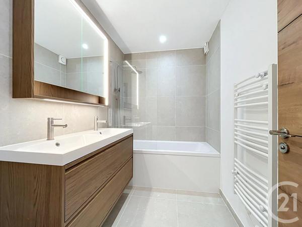 Appartement F3 à vendre  3 pièces - 72,29 m 2   CHARTRES  - 28