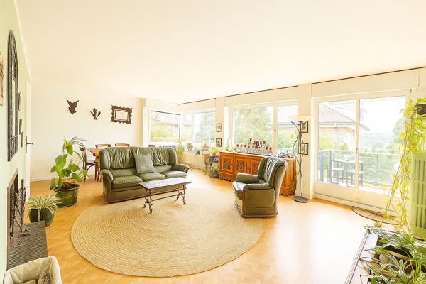 CHAVILLE - Rive Droite - Vaste 4 pièces avec jardin et piscine 790 000 € **  - Référence  721-C