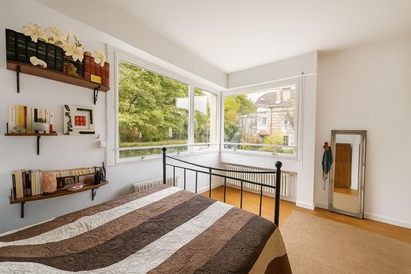 CHAVILLE - Rive Droite - Vaste 4 pièces avec jardin et piscine 790 000 € **  - Référence  721-C