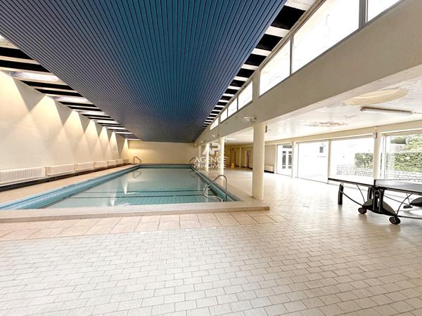 CHAVILLE - Rive Droite - Vaste 4 pièces avec jardin et piscine 790 000 € **  - Référence  721-C