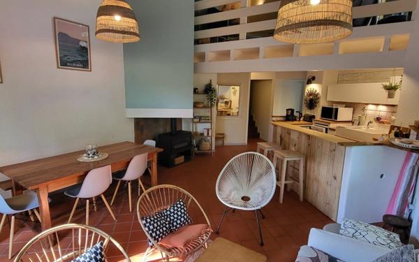 Maison à vendre    3 pièces • 77 m2 Vielle-Saint-Girons