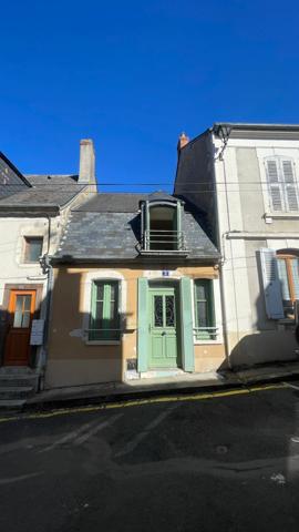 Maison de ville 2 pièces Mieux qu'un appartement LA CHARITE SUR LOIRE proche Nevers