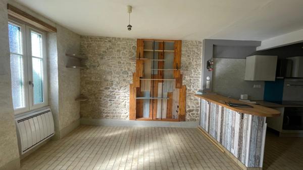 Maison de ville 2 pièces Mieux qu'un appartement LA CHARITE SUR LOIRE proche Nevers