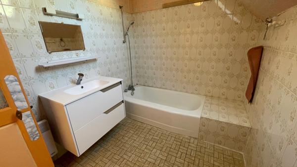 Maison de ville 2 pièces Mieux qu'un appartement LA CHARITE SUR LOIRE proche Nevers