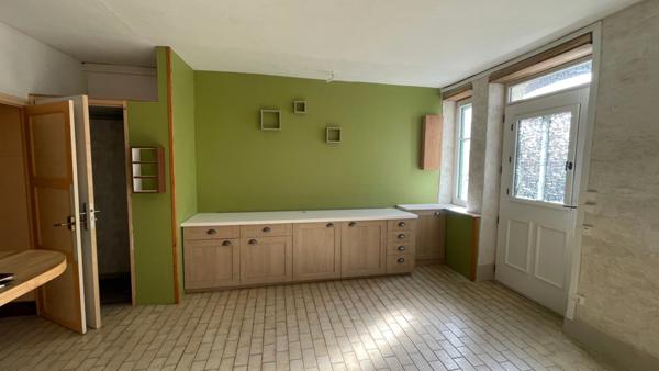 Maison de ville 2 pièces Mieux qu'un appartement LA CHARITE SUR LOIRE proche Nevers