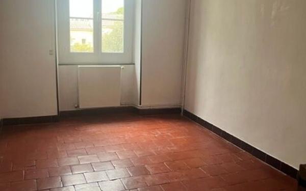 Maison à louer    4 pièces •  Saint-Marcel-d'Ardèche