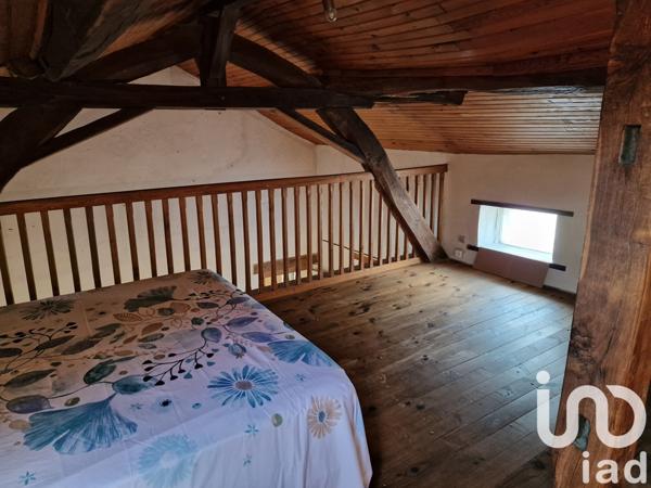 House for sale 4 rooms 77 m² Saint-Estèphe