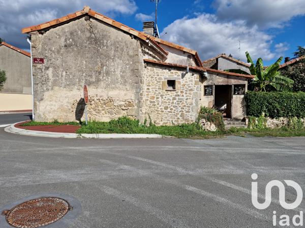 House for sale 4 rooms 77 m² Saint-Estèphe