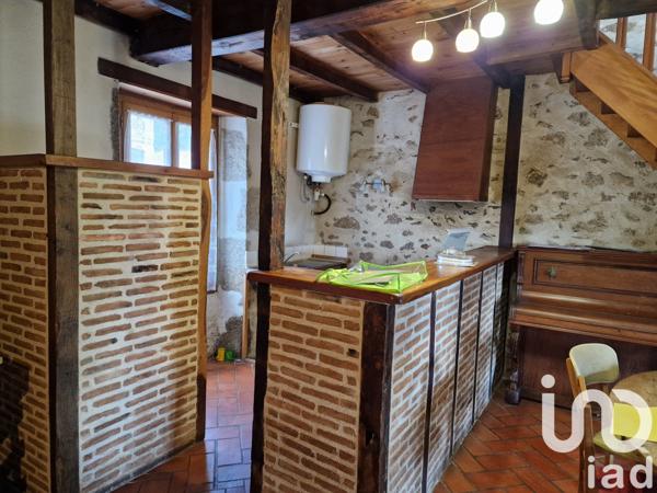 House for sale 4 rooms 77 m² Saint-Estèphe