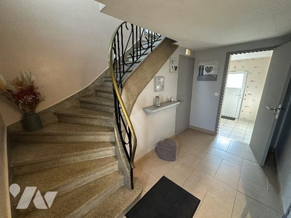 MAISON - 4 CHAMBRES - GARAGE - JARDIN - PROCHE CENTRE-VILLE