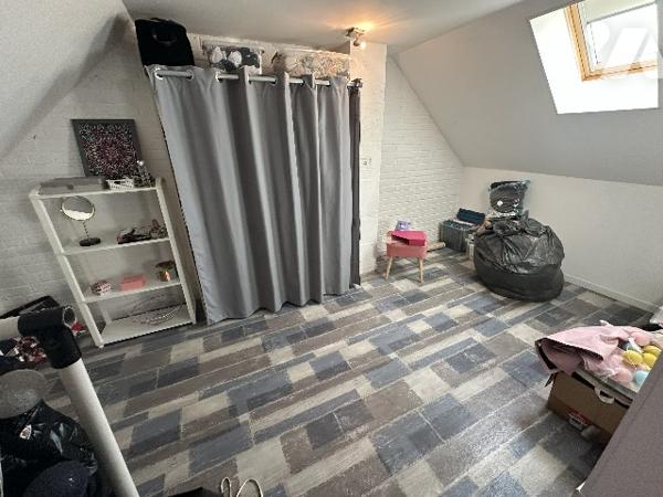 MAISON - 4 CHAMBRES - GARAGE - JARDIN - PROCHE CENTRE-VILLE