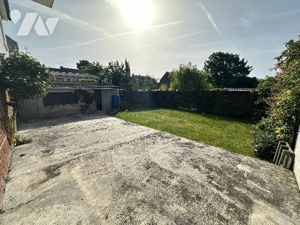 MAISON - 4 CHAMBRES - GARAGE - JARDIN - PROCHE CENTRE-VILLE