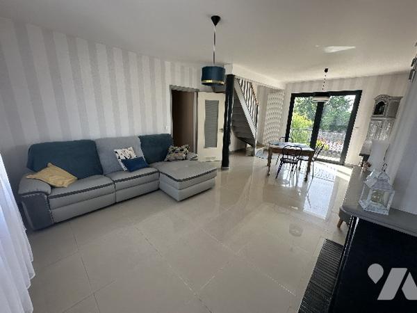 MAISON - 4 CHAMBRES - GARAGE - JARDIN - PROCHE CENTRE-VILLE