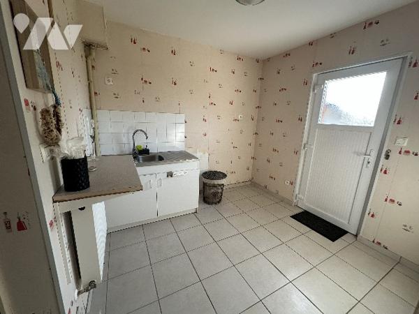 MAISON - 4 CHAMBRES - GARAGE - JARDIN - PROCHE CENTRE-VILLE