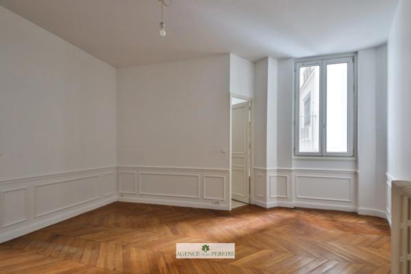 APPARTEMENT Paris 17ie ETOILE/CARNOT - Au calme - 5 PIECES - 117M2 - 3 CHAMBRES - Cave