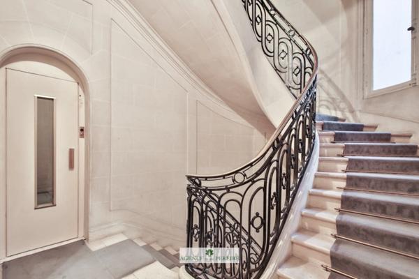 APPARTEMENT Paris 17ie ETOILE/CARNOT - Au calme - 5 PIECES - 117M2 - 3 CHAMBRES - Cave