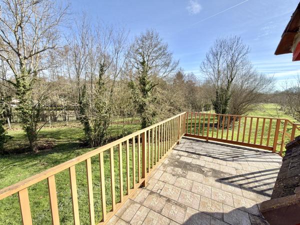 Ensemble immobilier avec terrain clos, maison, grange, garages et moulin Penne-d'Agenais (47140)