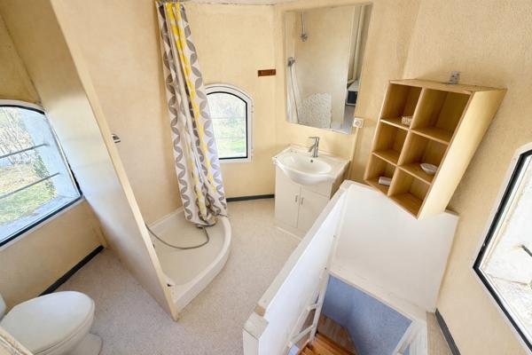 Ensemble immobilier avec terrain clos, maison, grange, garages et moulin Penne-d'Agenais (47140)