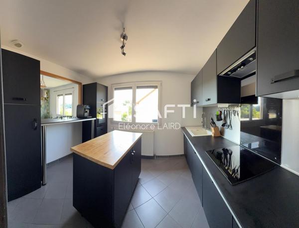 Maison familiale Calme et proximité des commodités dans le village dynamique  de Rioz.