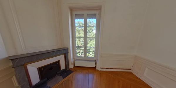 APPARTEMENT T3 A LOUER - LYON 1ER ARRONDISSEMENT Mairie-Martiniere 79.37 m 2 990 € charges comprises par mois