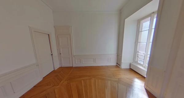 APPARTEMENT T3 A LOUER - LYON 1ER ARRONDISSEMENT Mairie-Martiniere 79.37 m 2 990 € charges comprises par mois
