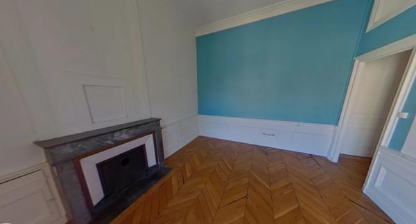 APPARTEMENT T3 A LOUER - LYON 1ER ARRONDISSEMENT Mairie-Martiniere 79.37 m 2 990 € charges comprises par mois
