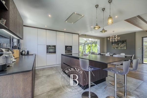 Thoiry, Villa 4 Chambres -  281 m² à vendre