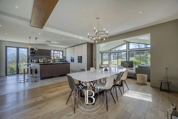 Thoiry, Villa 4 Chambres -  281 m² à vendre