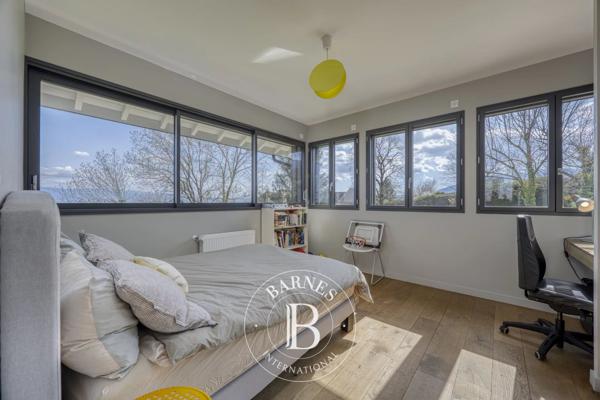 Thoiry, Villa 4 Chambres -  281 m² à vendre