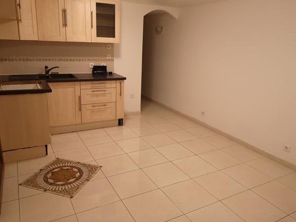 Appartement 3 pièces Prêt à habiter Idéal investisseur ou premier achat Le Muy (83490)