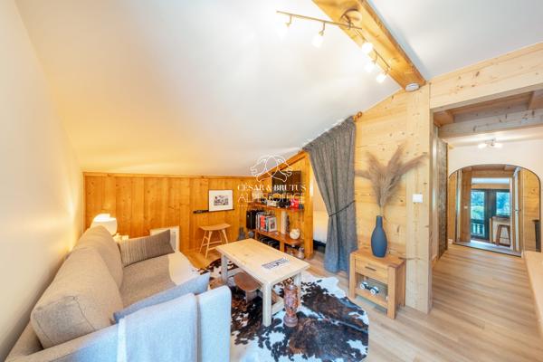 CHAMONIX, secteur Les Praz, appartement 1 pièce + coin nuit, 31 m² au total dont 23 m² habitables, balcon et parking.