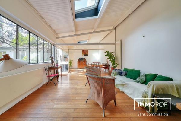 Loft T4 de 137m² (118m² loi Carrez) avec cave et cour intérieure à Saint-Ouen