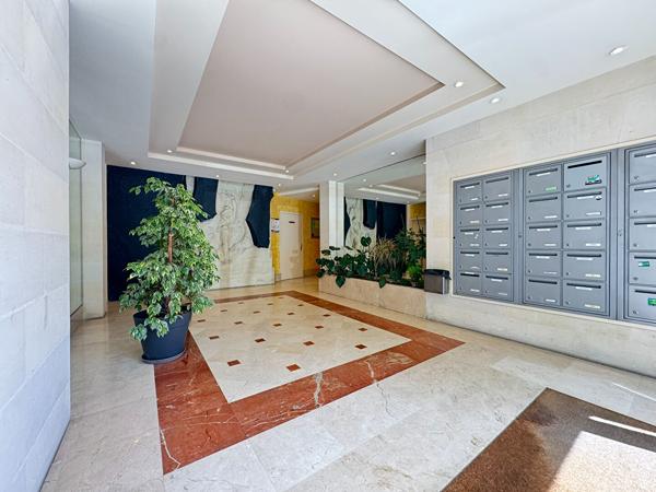 Appartement 90m² - Place du Lycée à Angers - Rare Opportunité