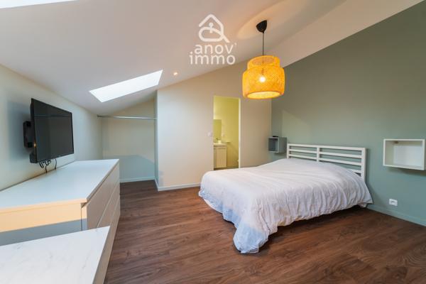 Studio
                                                                                                                                                                                                                                                                                                                        1 pièce(s)                                                                                                                                                                                                                                                                                                                              25  m²