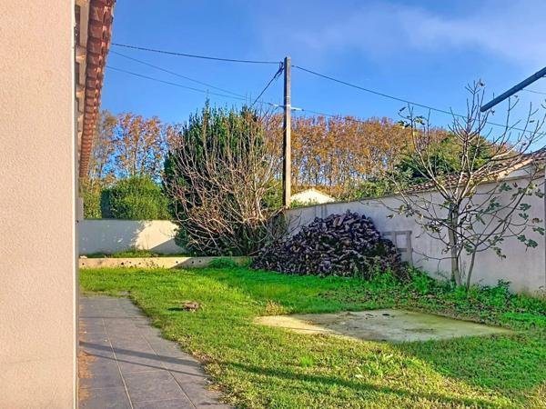 Maison avec grand terrain et piscine – Tresques