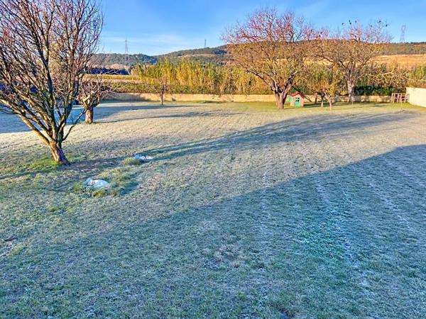 Maison avec grand terrain et piscine – Tresques