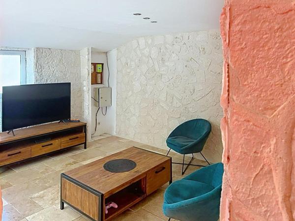 Maison avec grand terrain et piscine – Tresques