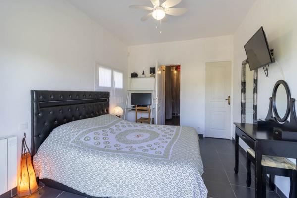 Maison individuelle de plain pied avec piscine