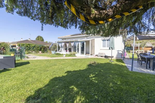 Maison individuelle de plain pied avec piscine