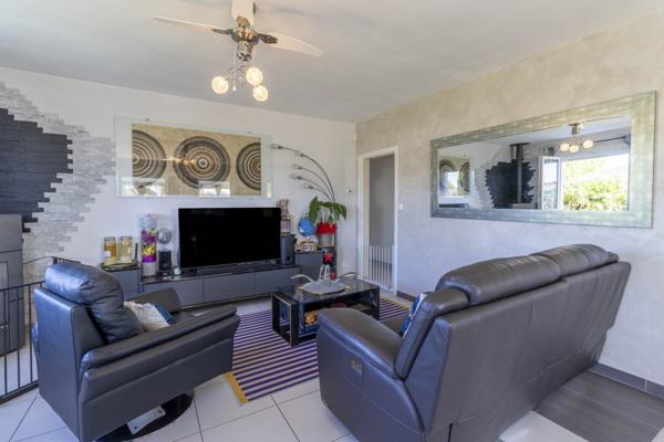 Maison individuelle de plain pied avec piscine