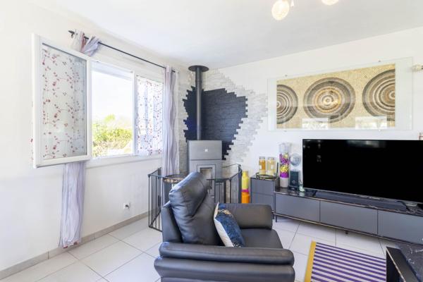 Maison individuelle de plain pied avec piscine